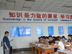 華紡職工學(xué)院:課堂學(xué)國(guó)學(xué) 齊誦弟子規(guī)